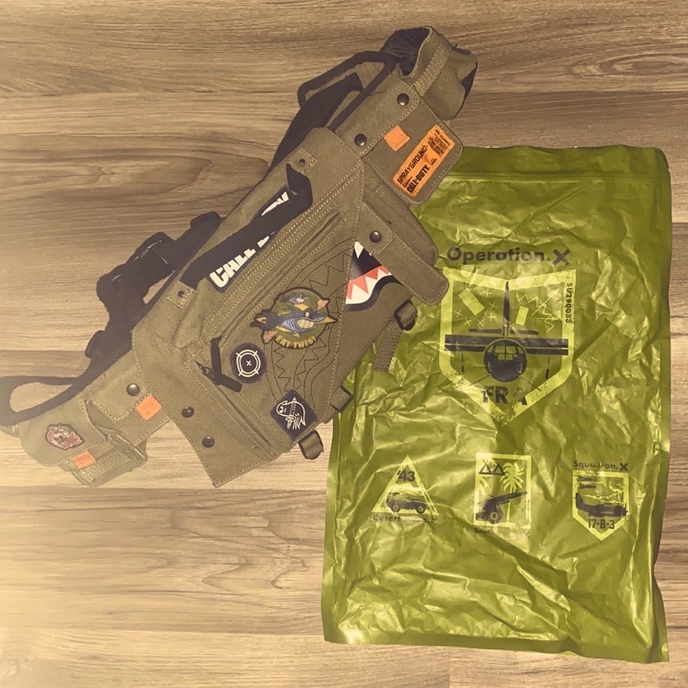 👾CALL OF DUTY NEVER BACK DOWN CROSSBODY